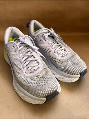 Hoka Bondi 7 Light Purple/Grey Colourway Running Shoe. Size 8.5